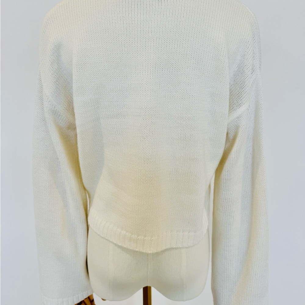 Elegant White Sweater with Black Bow - Picture 4 of 5